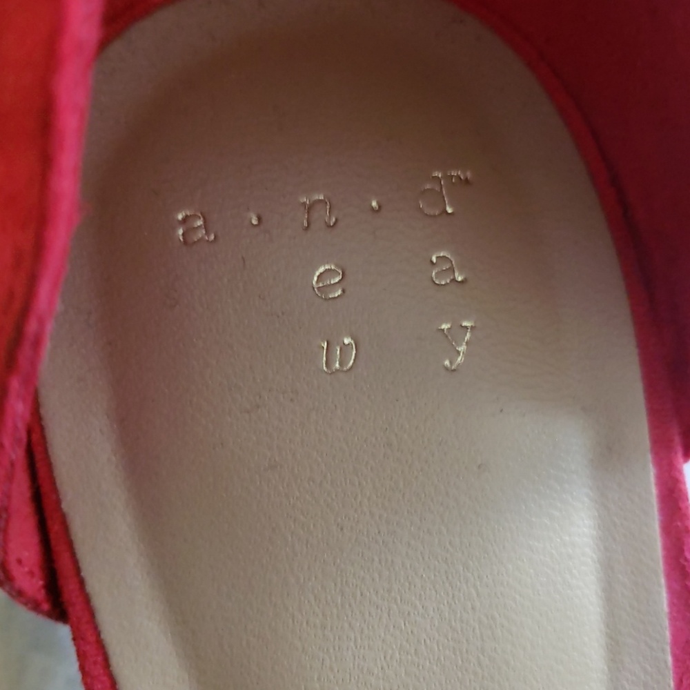 Red heels - Picture 3 of 3